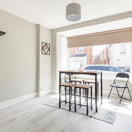 Snug Central Belfast Home, 2 Minutes From Ormeau Park! Extérieur photo