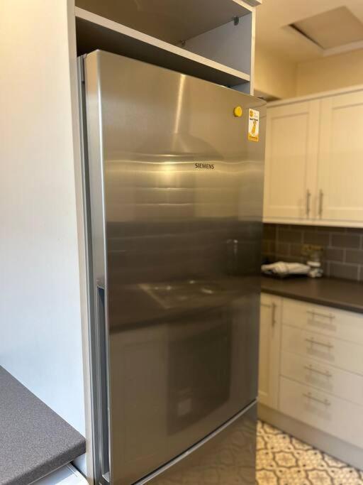 Snug Central Belfast Home, 2 Minutes From Ormeau Park! Extérieur photo