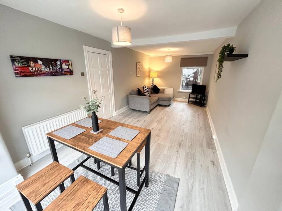 Snug Central Belfast Home, 2 Minutes From Ormeau Park! Extérieur photo