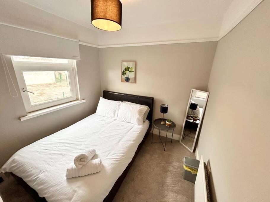 Snug Central Belfast Home, 2 Minutes From Ormeau Park! Extérieur photo