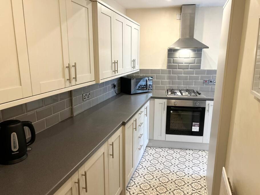 Snug Central Belfast Home, 2 Minutes From Ormeau Park! Extérieur photo